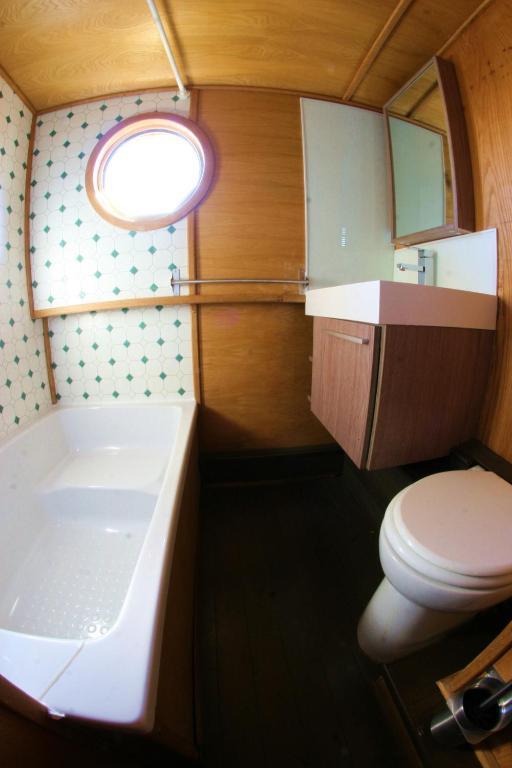 Peniche Poompui Hotel Aigues-Mortes Ruang foto